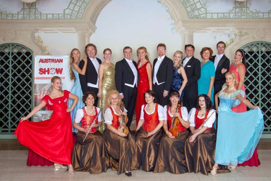 Vienna: Traditional Dinner Show at the Wiener Rathauskeller - Price and value: what $97 really buys