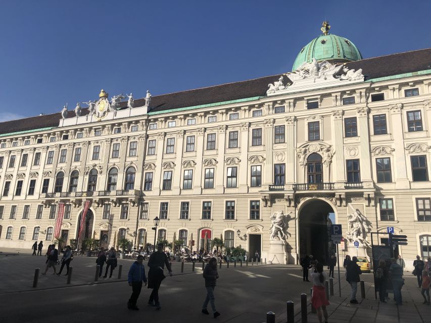 Vienna: Unforgettable Private City Tour - Stop 1: Ringstrasse and Vienna’s Signature Facades