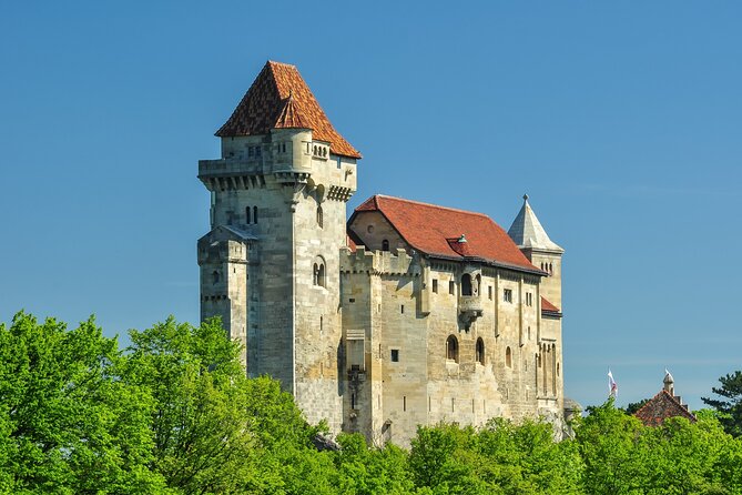 Vienna : Vienna Forest Tour with Underground Lake and Wine Tasting - How the day starts: Vienna city cruising and photo moments