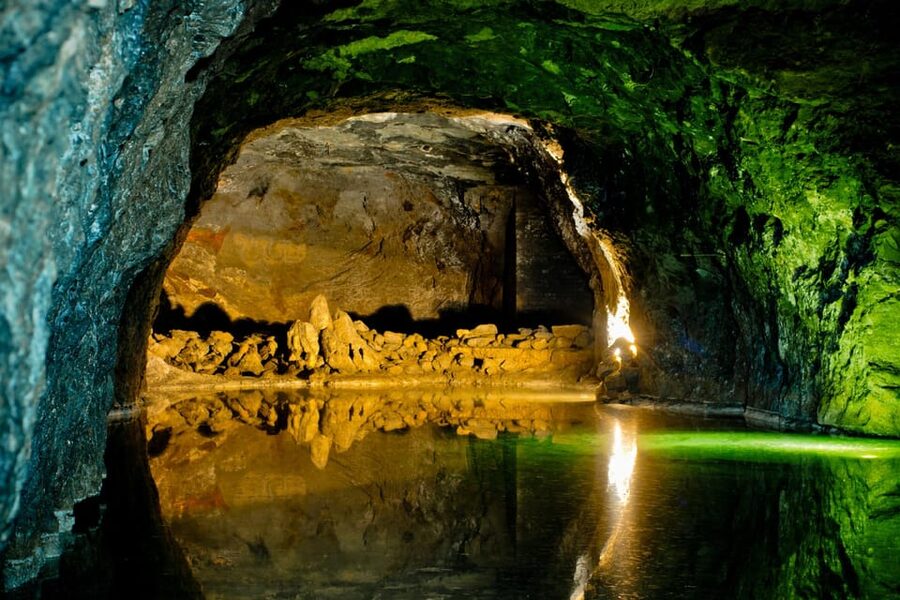 Vienna: Vienna Woods Tour with Underground Lake and Wine - Timing and pace: four hours that feel full, not rushed