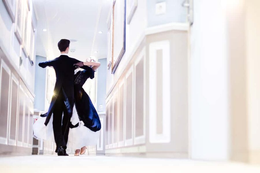 Vienna: Viennese Waltz Beginner Workshop for Couples - The Ballroom Setting in Vienna: More Than Just Pretty Walls