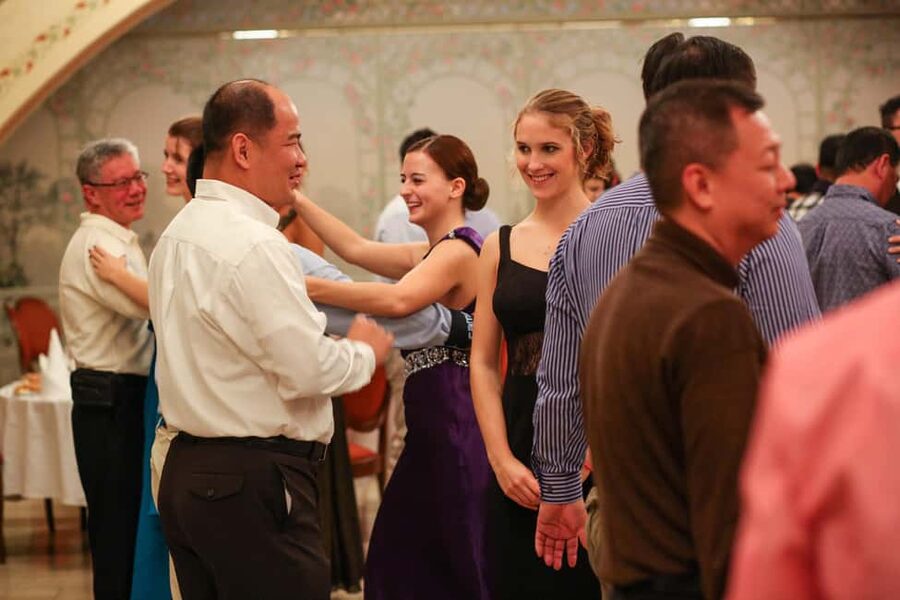 Vienna: Viennese Waltz Beginner Workshop for Couples - Finding Waltz School and Getting Set Up in Smart Casual