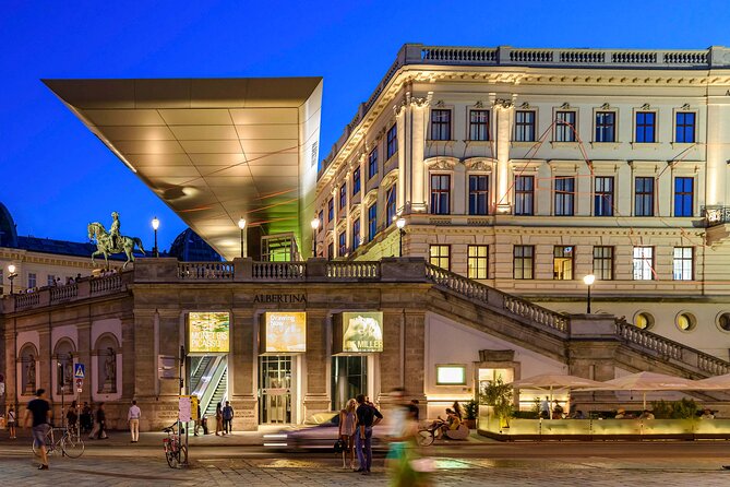 Vienna Walking Tour with Audioguide on Your Smartphone - Donnerbrunnen, war memory, and the art-and-opera corridor
