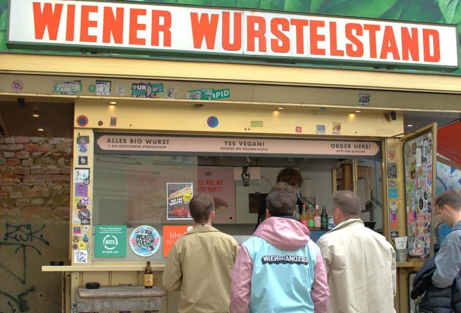 Vienna: Wiener Sausage Stand Tour with Tastings - Finding the Tour Start Without Stress (Windmühl Garage, Staircase 3)